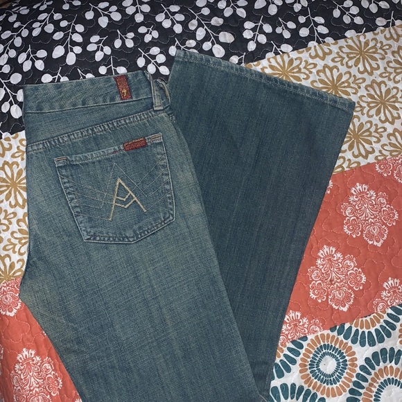 Flare leg jeans, size 29. - Picture 2 of 4